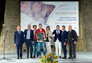 Il Presidente MIdA D’Orilia consegna a Clementino il “Premio Cimitile 2016”