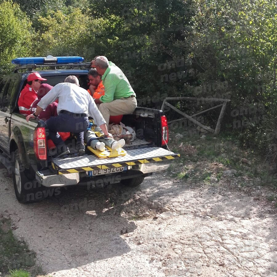 Padula: cade in un burrone durante escursione. Ferita 63enne del posto