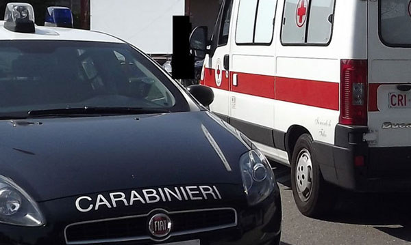 Eboli: auto piomba sulle bancarelle del mercato. Ferito un anziano