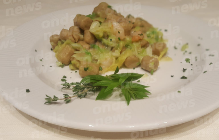 Al Magic Hotel gnocchi di patate e castagne con salsa di verza e gamberetti