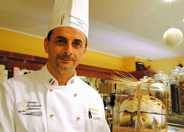 Domenico Manfredi della Pasticceria D’Elia a Torino per “Una Mole di Panettoni”